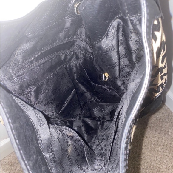 Michael Kors purse - Picture 1 of 2